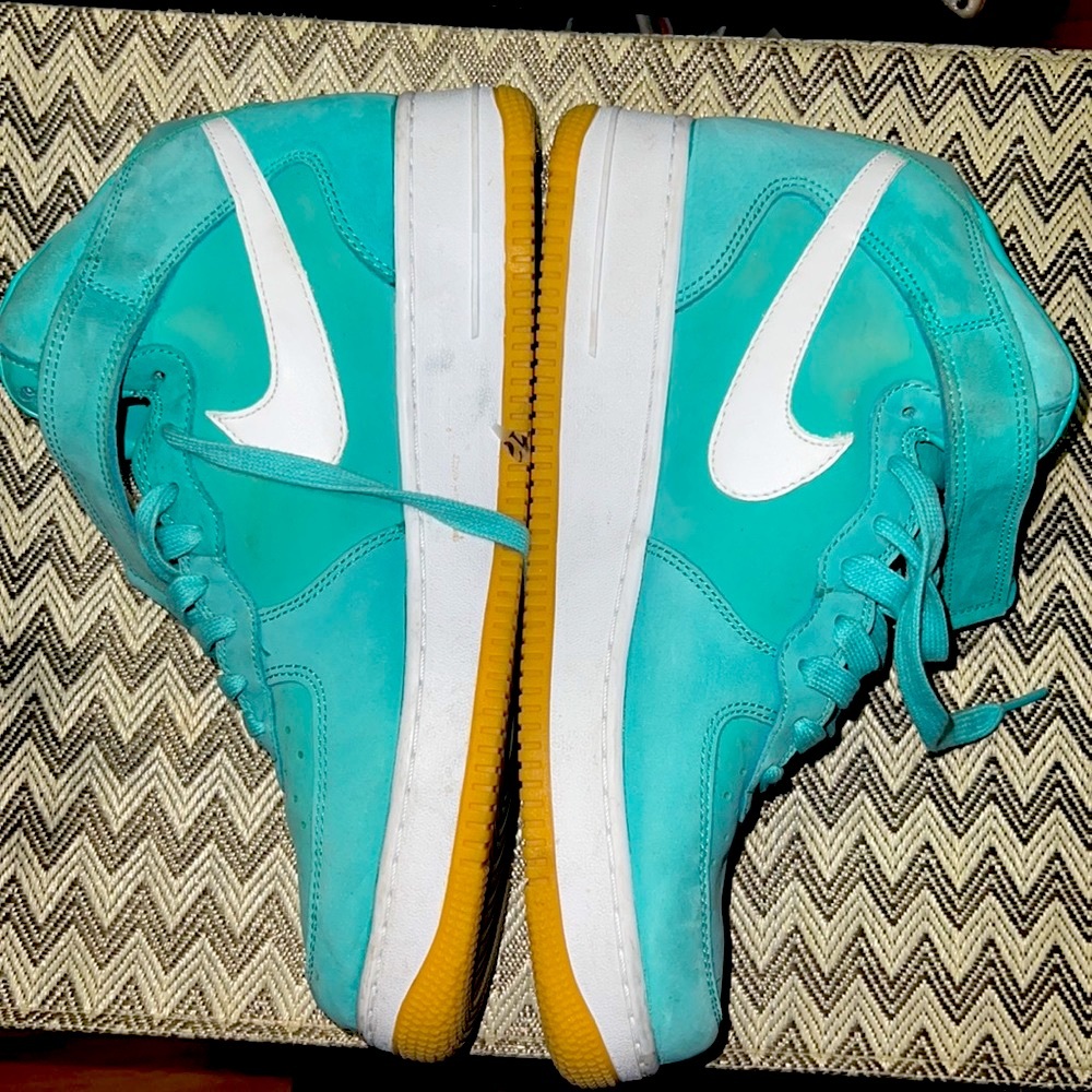 SUEDE TIFFANY BLUE NIKE AIR FORCE 1 size 12 - Picture 2 of 4